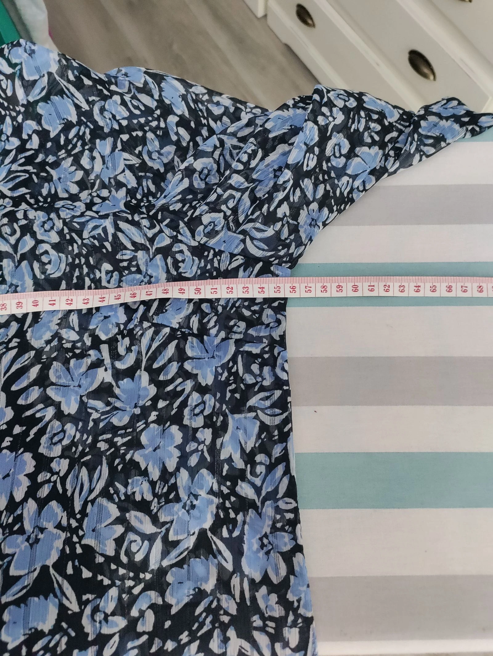 Blauwe bloemenblouse voor dames C&A met binnentop en lange mouwen – Maat 40 – photo 9